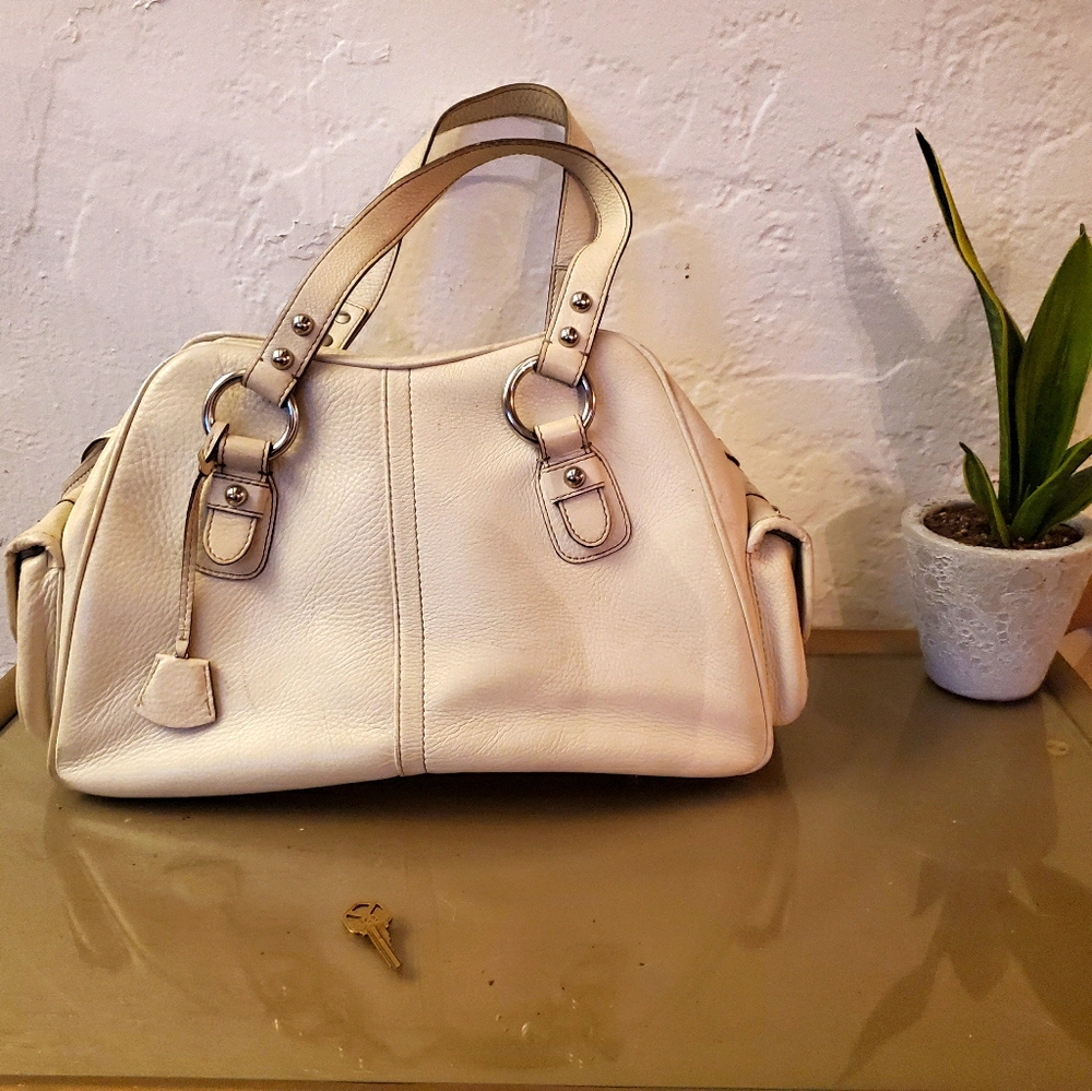 Banana Republic large cream bag silver hardware